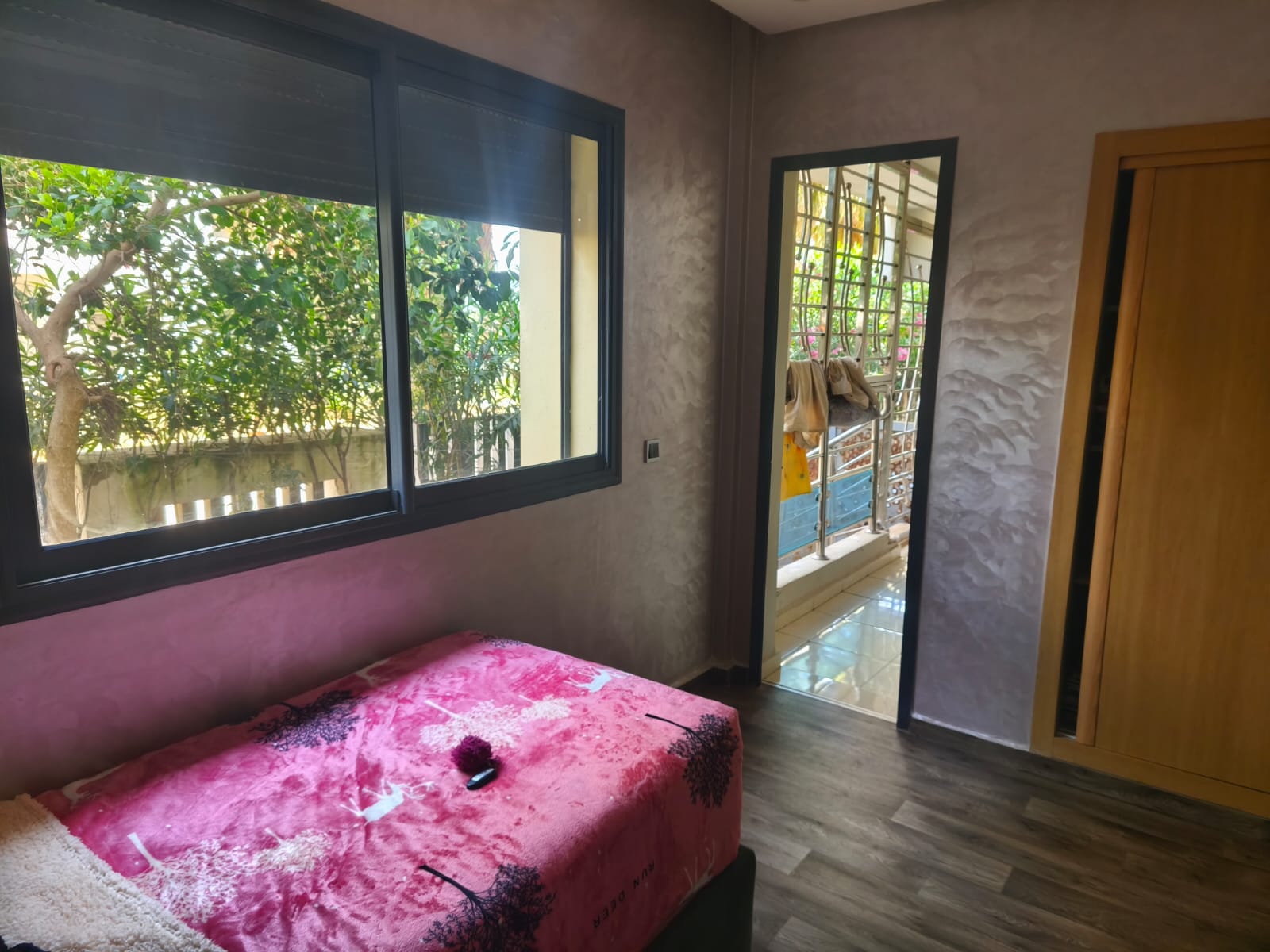 Appartement à Louer à La Mansouria avec Vue sur Piscine et Jardin Privé - photo 7