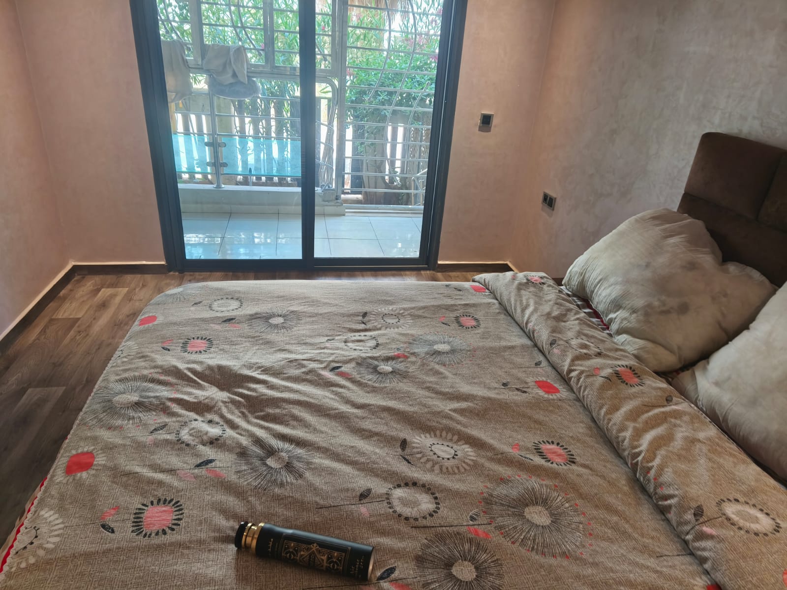 Appartement à Louer à La Mansouria avec Vue sur Piscine et Jardin Privé - photo 10