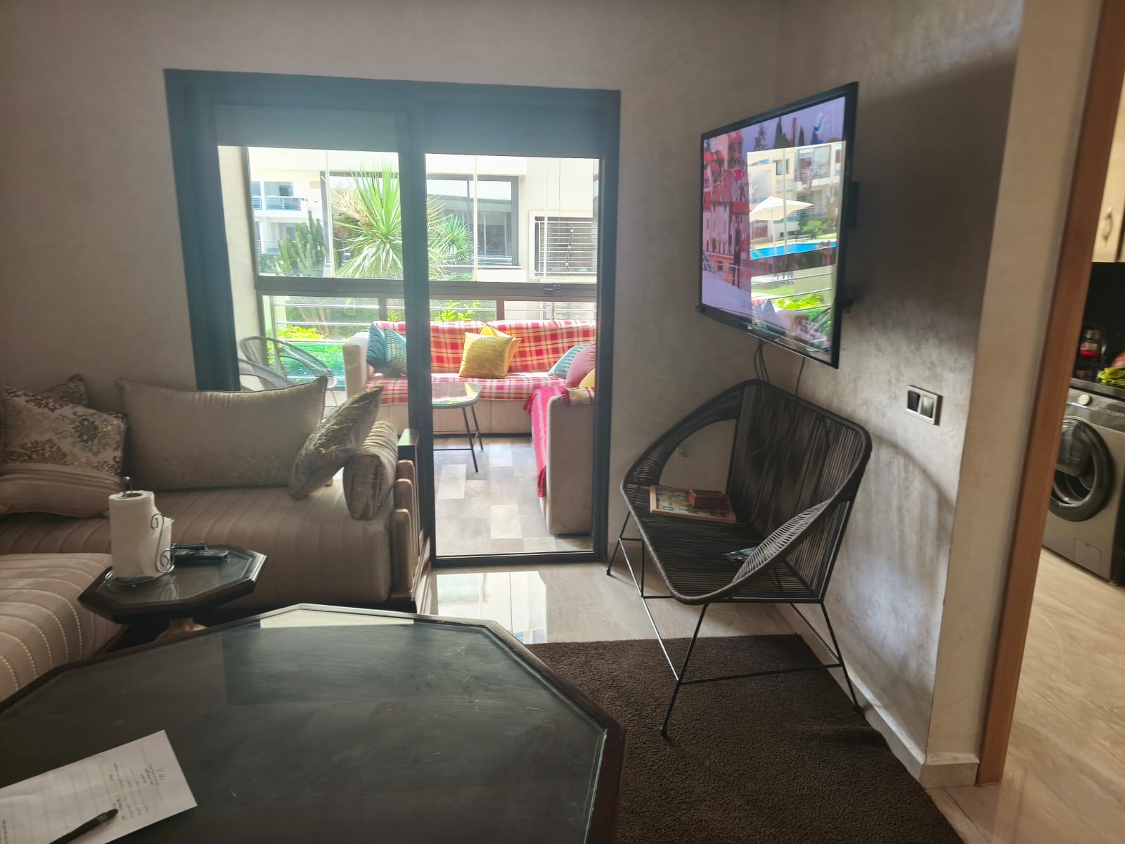 Appartement à Louer à La Mansouria avec Vue sur Piscine et Jardin Privé - photo 3