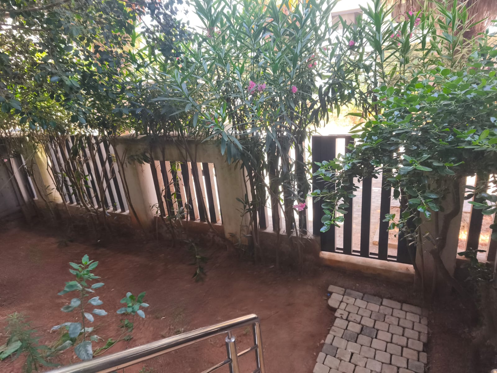 Appartement à Louer à La Mansouria avec Vue sur Piscine et Jardin Privé - photo 5