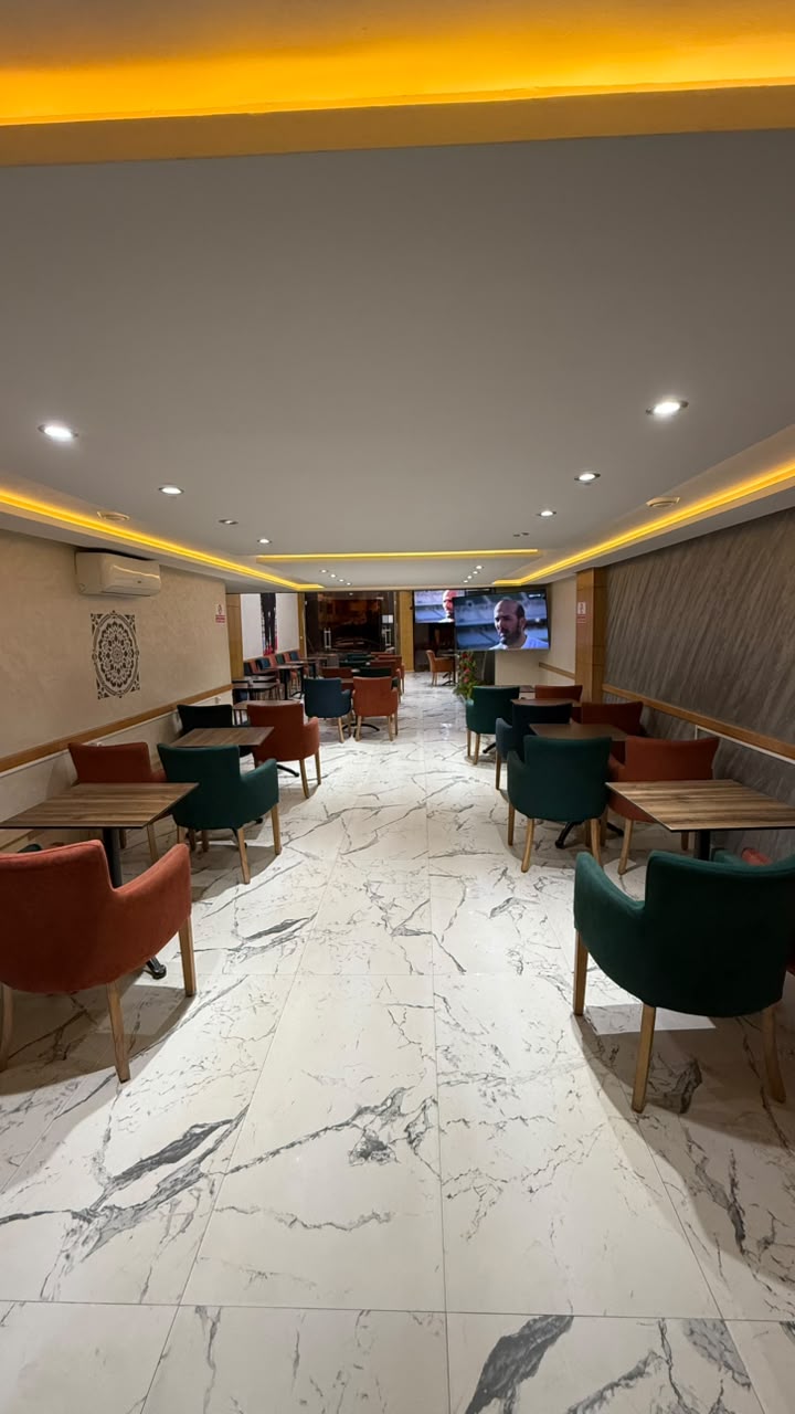 Local commercial à vendre à Ain Atiq – Café équipé avec mezzanine – 130 m² - photo 8