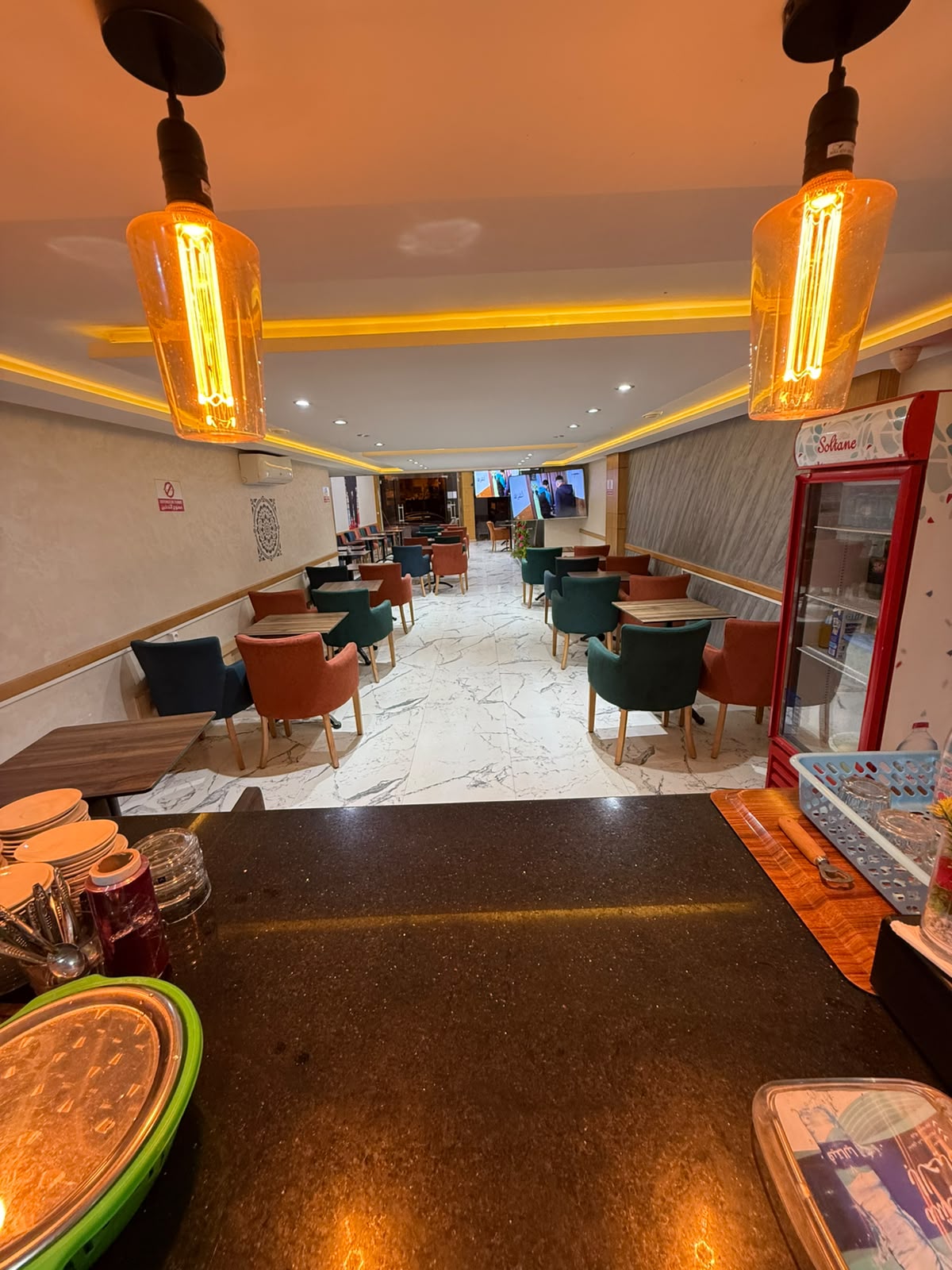 Local commercial à vendre à Ain Atiq – Café équipé avec mezzanine – 130 m² - photo 3