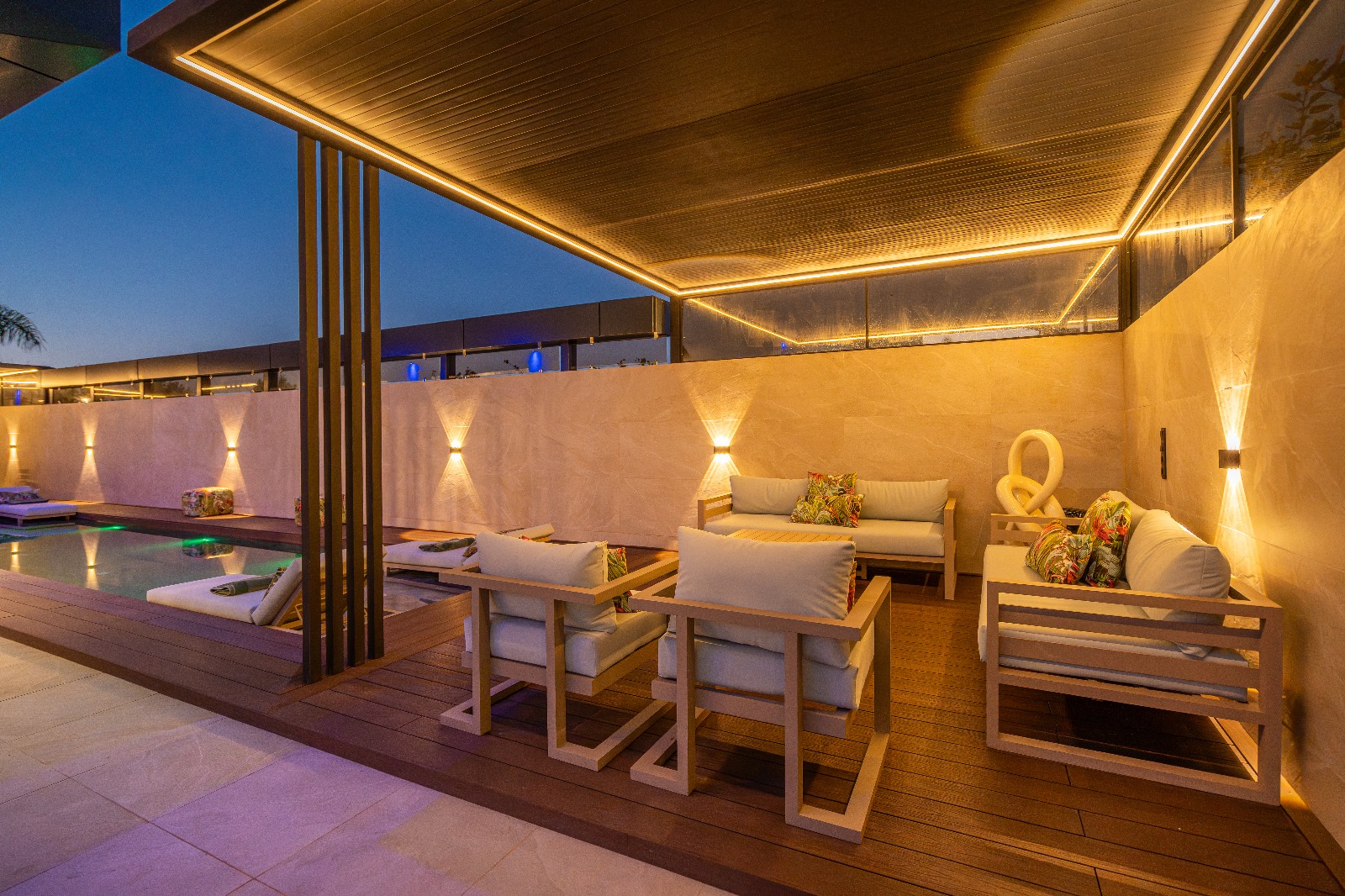 Villa de Luxe à Vendre à Cabo Negro – À Côté du Golf avec Piscine et Mobilier Haut de Gamme - photo 3
